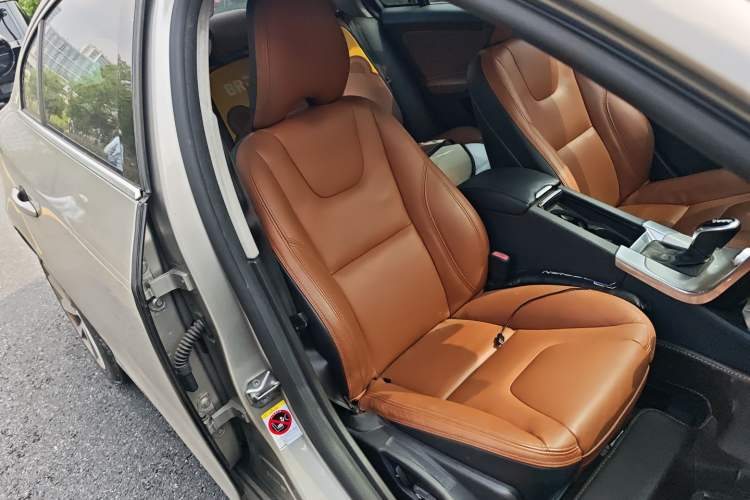 Used Volvo S60 2015 S60L 2.0T Zhiyuan Edition Right Front Seat