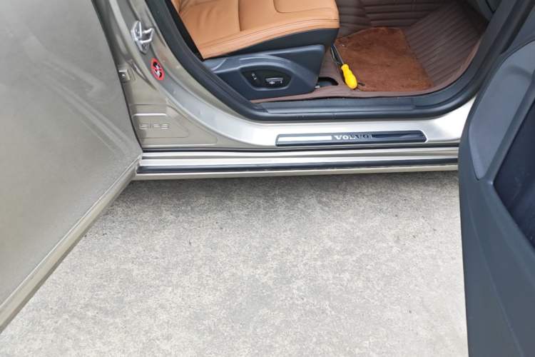 Used Volvo S60 2015 S60L T5 Zhiyue Edition Right Side Sill