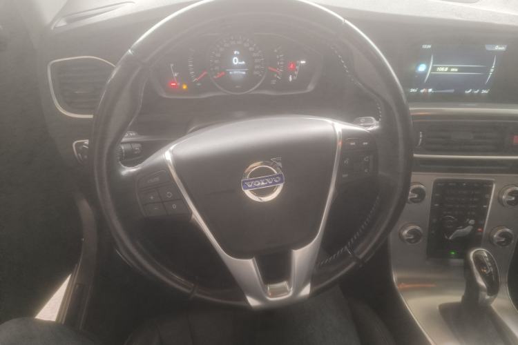 Used Volvo S60 2015 S60L 2.0T Zhiyuan Edition Steering Wheel
