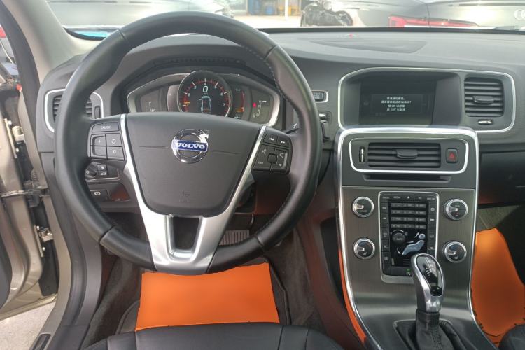 Used Volvo S60 2015 S60L T5 Intelligent Drive Edition Steering Wheel