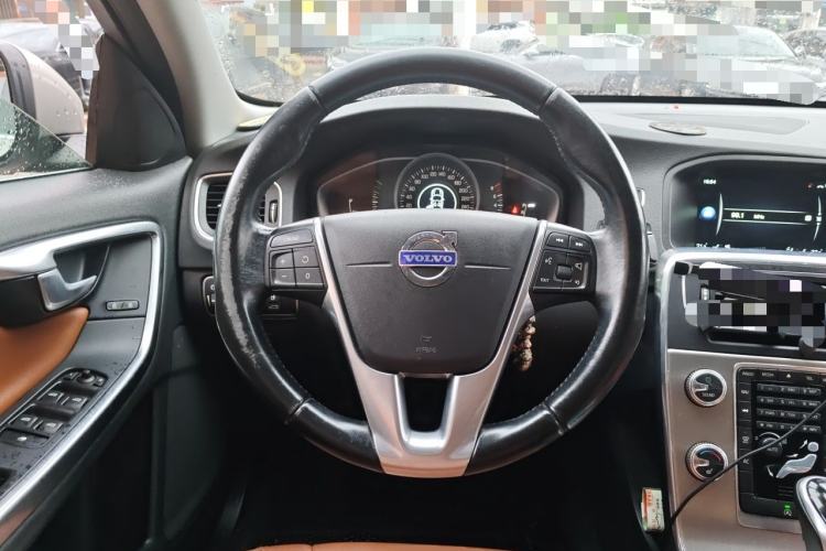 Used Volvo S60 2015 S60L 2.0T Zhiyuan Edition Steering Wheel