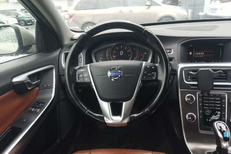 Used Volvo S60 2015 S60L T5 Intelligent Drive Edition Steering Wheel
