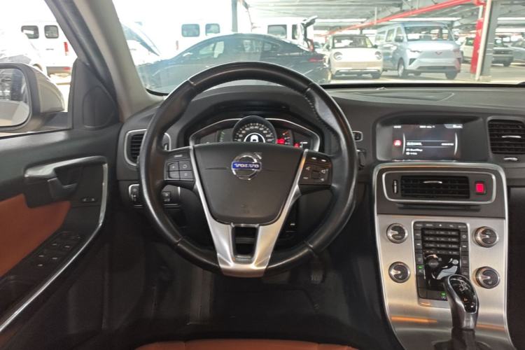 Used Volvo S60 2015 S60L 2.0T Zhiyuan Edition Steering Wheel