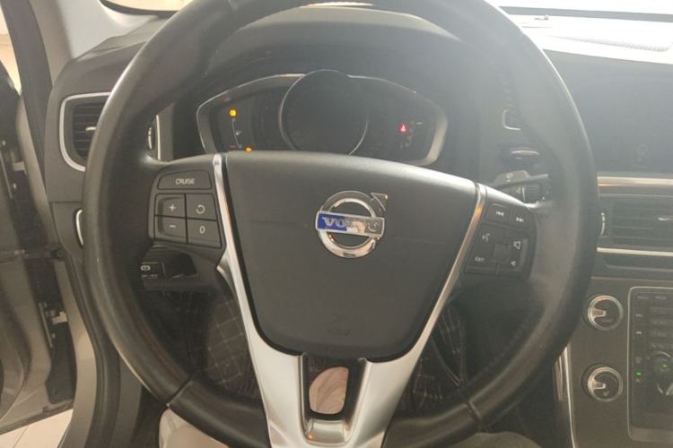 Used Volvo S60 2015 S60L T5 Intelligent Drive Edition Steering Wheel