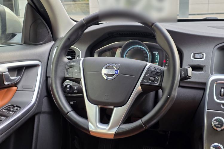 Used Volvo S60 2015 S60L T5 Intelligent Drive Edition Steering Wheel