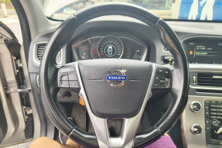 Used Volvo S60 2015 S60L 2.0T Zhiyuan Edition Steering Wheel