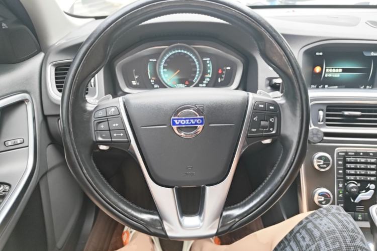 Used Volvo S60 2015 S60L T5 Zhiyue Edition Steering Wheel