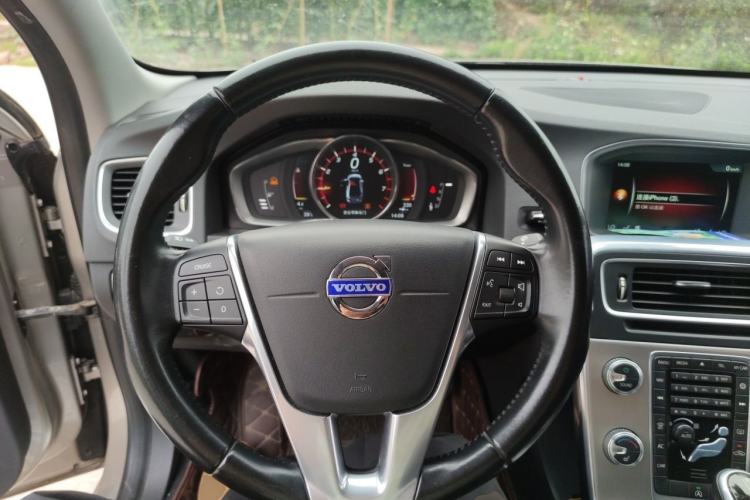 Used Volvo S60 2015 S60L 2.0T Zhiyuan Edition Steering Wheel