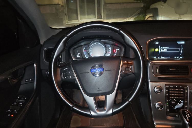Used Volvo S60 2015 S60L T5 Intelligent Drive Edition Steering Wheel