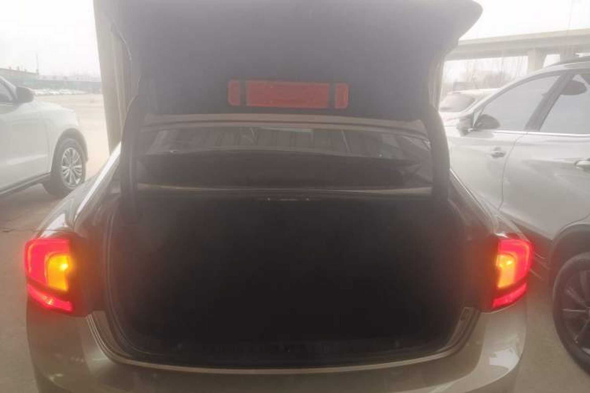 Used Volvo S60 2015 S60L 2.0T Zhiyuan Edition Trunk