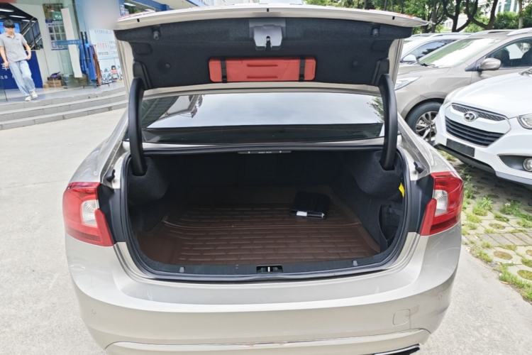 Used Volvo S60 2015 S60L T5 Zhiyue Edition Trunk