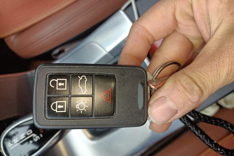 Used Volvo S60 2015 S60L 2.0T Zhiyuan Edition Vehicle Key
