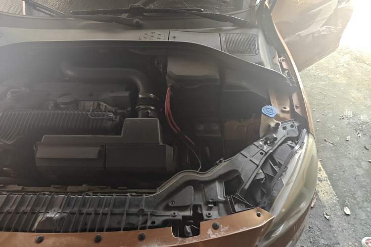 Used Volvo S60 2015 S60L T5 Intelligent Drive Edition Engine Bay Left