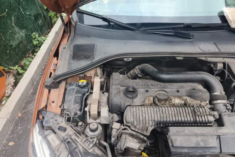 Used Volvo S60 2015 S60L T5 Intelligent Drive Edition Engine Bay Right