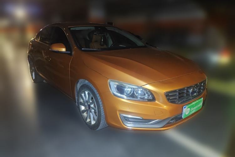 Used Volvo S60 2015 S60L 2.0T Zhiyuan Edition Front Right 45 Deg