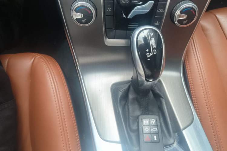 Used Volvo S60 2015 S60L T5 Intelligent Drive Edition Gear Lever