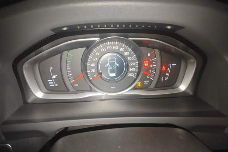 Used Volvo S60 2015 S60L 2.0T Zhiyuan Edition Instrument Cluster