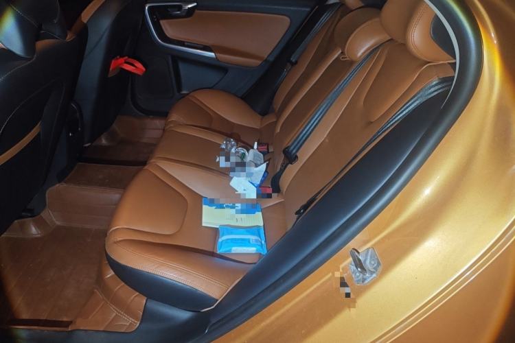 Used Volvo S60 2015 S60L 2.0T Zhiyuan Edition Left Rear Seat