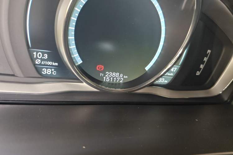 Used Volvo S60 2015 S60L T5 Intelligent Drive Edition Odometer Close Up