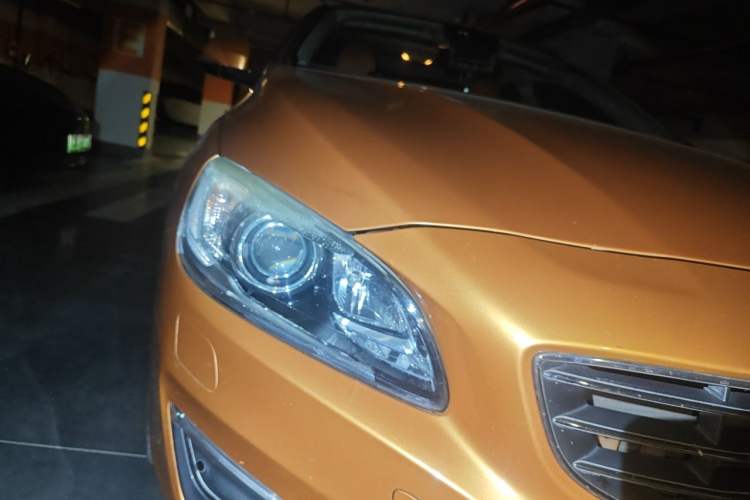Used Volvo S60 2015 S60L 2.0T Zhiyuan Edition Right Front Headlight