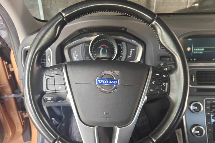 Used Volvo S60 2015 S60L T5 Intelligent Drive Edition Steering Wheel