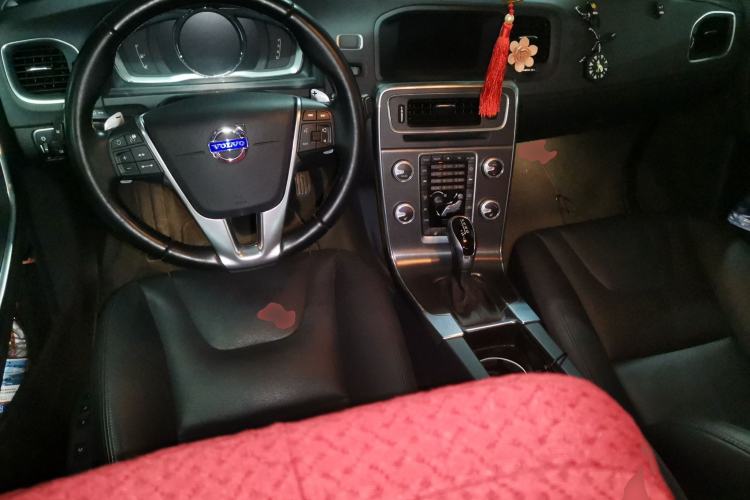 Used Volvo S60 2015 S60L T5 Zhiyue Edition Center Console