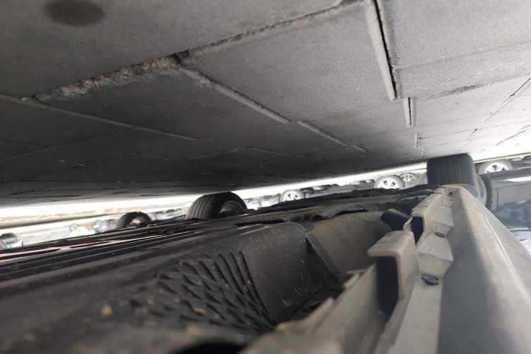 Used Volvo S60 2015 S60L 2.0T Zhiyuan Edition Chassis Rear Left