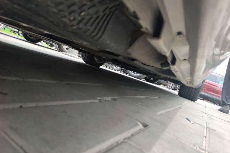 Used Volvo S60 2015 S60L 2.0T Zhiyuan Edition Chassis Rear Right