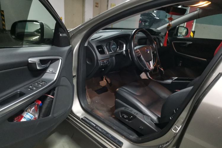 Used Volvo S60 2015 S60L T5 Zhiyue Edition Driver Seat