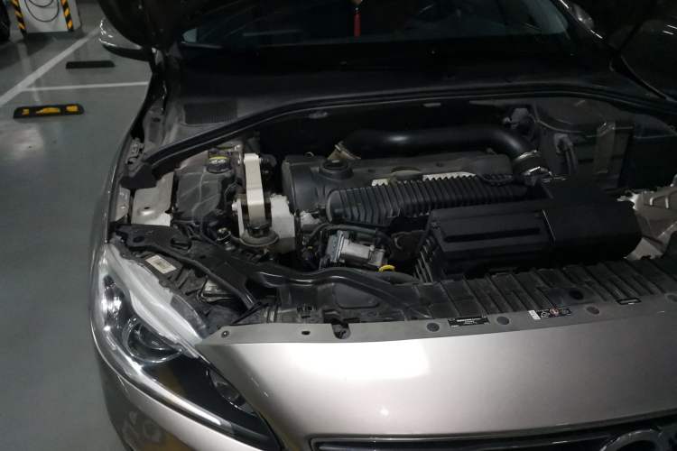 Used Volvo S60 2015 S60L T5 Zhiyue Edition Engine Bay Right