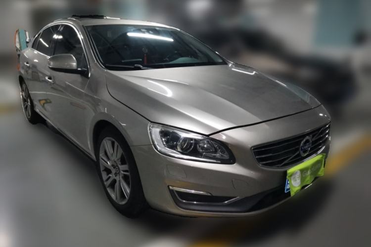 Used Volvo S60 2015 S60L T5 Zhiyue Edition Front Right 45 Deg