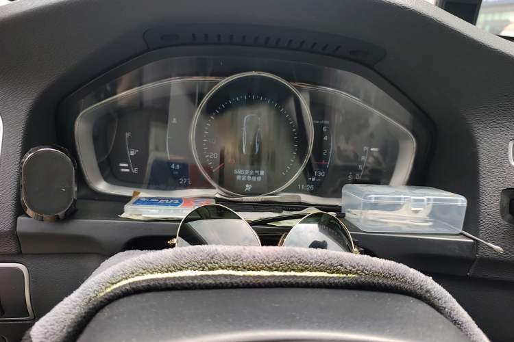 Used Volvo S60 2015 S60L 2.0T Zhiyuan Edition Instrument Cluster