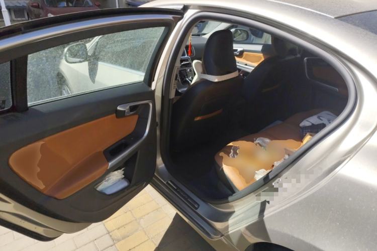 Used Volvo S60 2015 S60L 2.0T Zhiyuan Edition Left Rear Seat