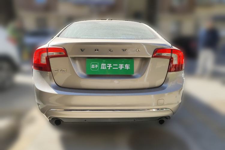Used Volvo S60 2015 S60L 2.0T Zhiyuan Edition Rear