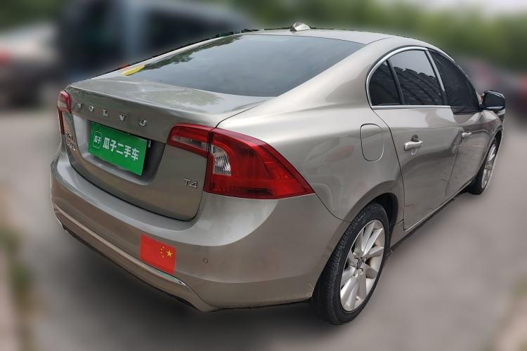 Used Volvo S60 2015 S60L 2.0T Zhiyuan Edition Rear Right 45 Deg
