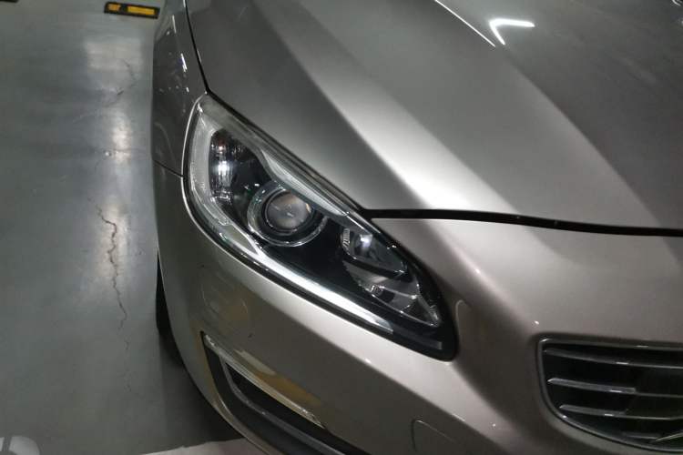 Used Volvo S60 2015 S60L T5 Zhiyue Edition Right Front Headlight