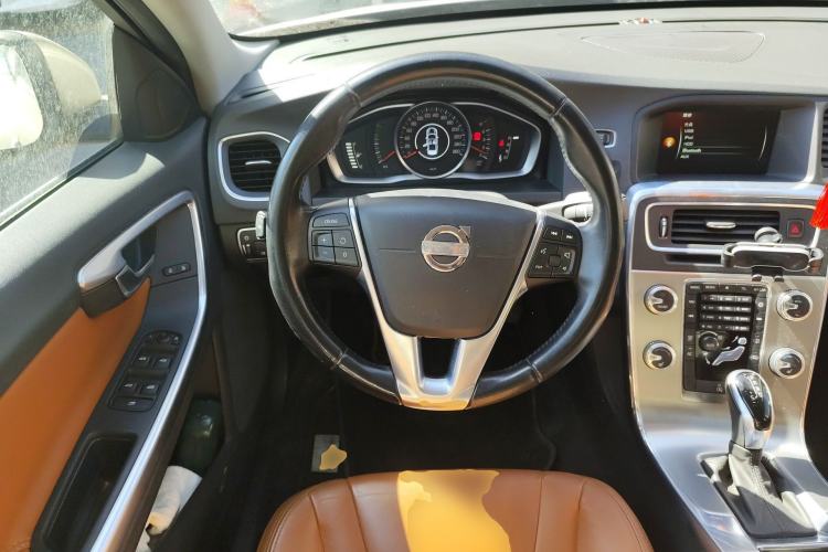 Used Volvo S60 2015 S60L 2.0T Zhiyuan Edition Steering Wheel