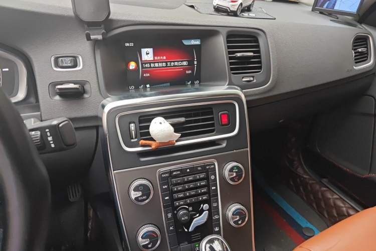 Used Volvo S60 2015 S60L T5 Intelligent Drive Edition Audio And AC Panel