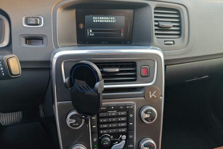 Used Volvo S60 2015 S60L T5 Intelligent Drive Edition Audio And AC Panel