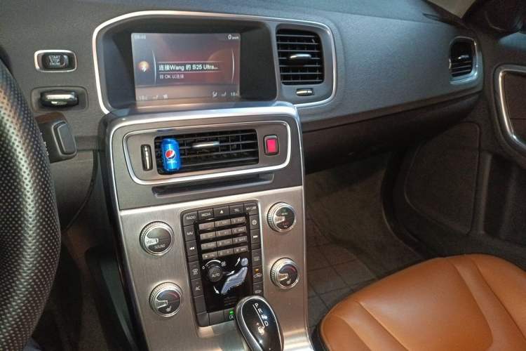 Used Volvo S60 2015 S60L T5 Intelligent Drive Edition Audio And AC Panel