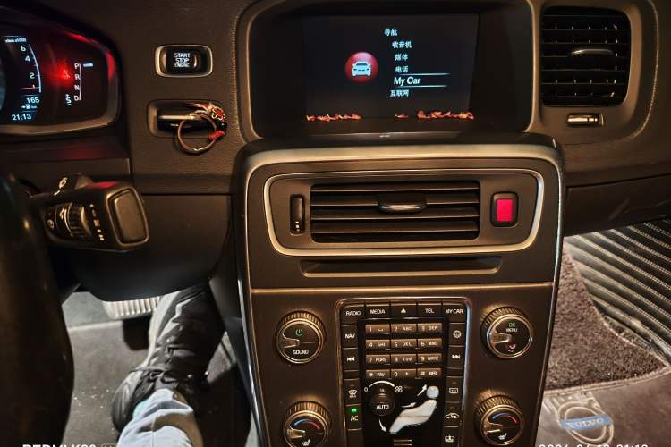 Used Volvo S60 2015 S60L T5 Intelligent Drive Edition Audio And AC Panel