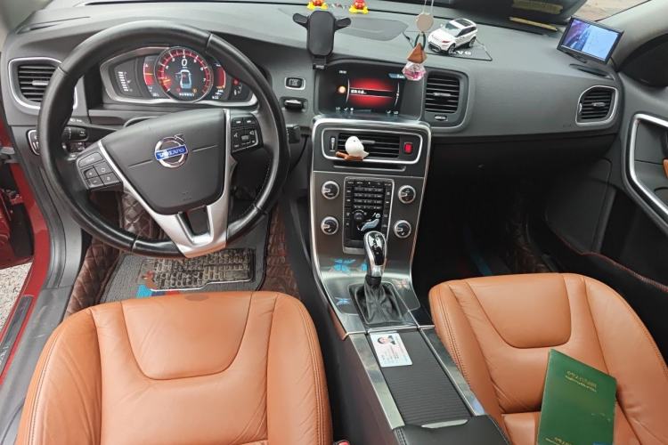 Used Volvo S60 2015 S60L T5 Intelligent Drive Edition Center Console
