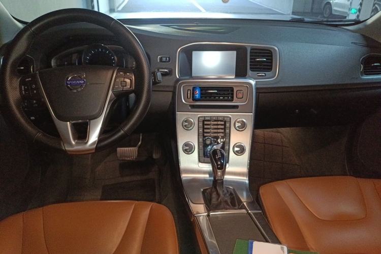 Used Volvo S60 2015 S60L T5 Intelligent Drive Edition Center Console