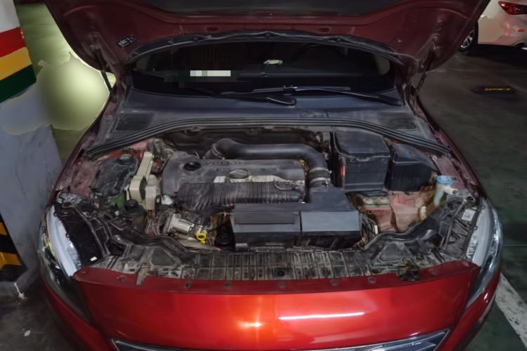 Used Volvo S60 2015 S60L 2.0T Smart Drive Edition Engine Bay