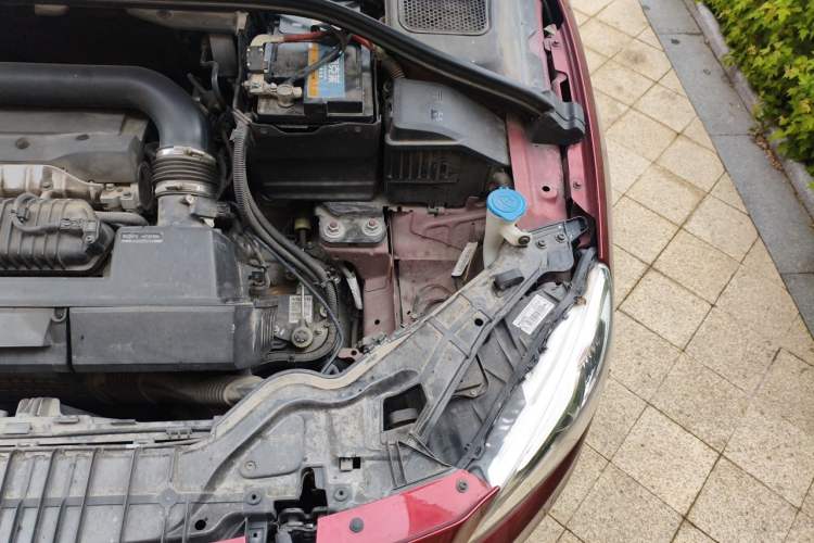 Used Volvo S60 2015 S60L T5 Intelligent Drive Edition Engine Bay Left