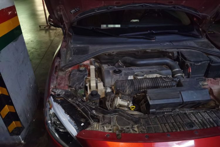 Used Volvo S60 2015 S60L 2.0T Smart Drive Edition Engine Bay Right