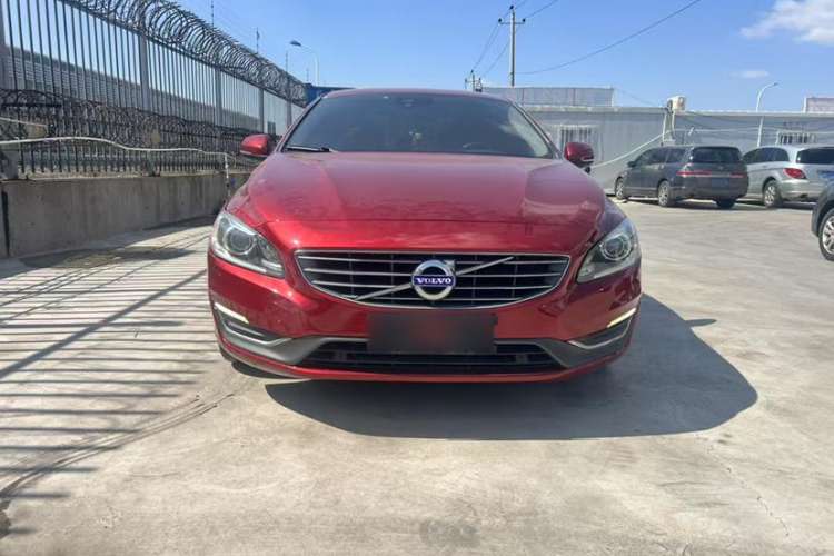 Used Volvo S60 2015 S60L 2.0T Zhiyuan Edition Exterior 1