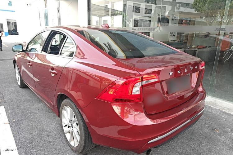 Used Volvo S60 2015 S60L 2.0T Zhiyuan Edition Exterior 2