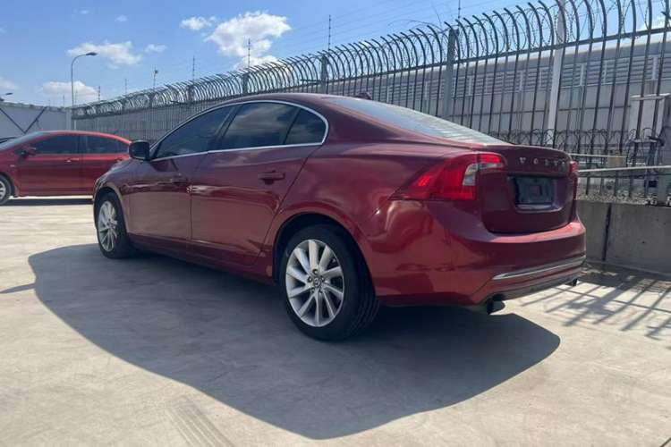 Used Volvo S60 2015 S60L 2.0T Zhiyuan Edition Exterior 3