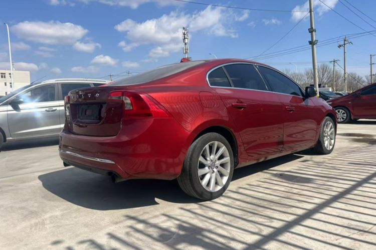 Used Volvo S60 2015 S60L 2.0T Zhiyuan Edition Exterior 4